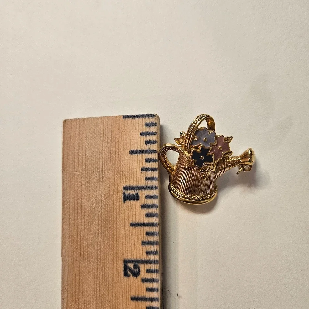 Vintage Watering Can Brooch‎ Lapel Pin Gold Colored Flowers Dangling Pearl